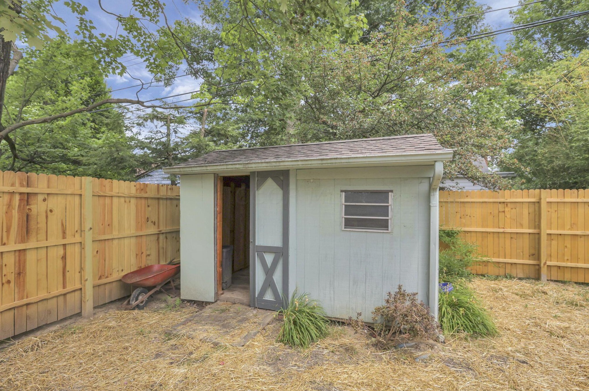 1660 Tremont Rd, Columbus OH  43212-1129 exterior