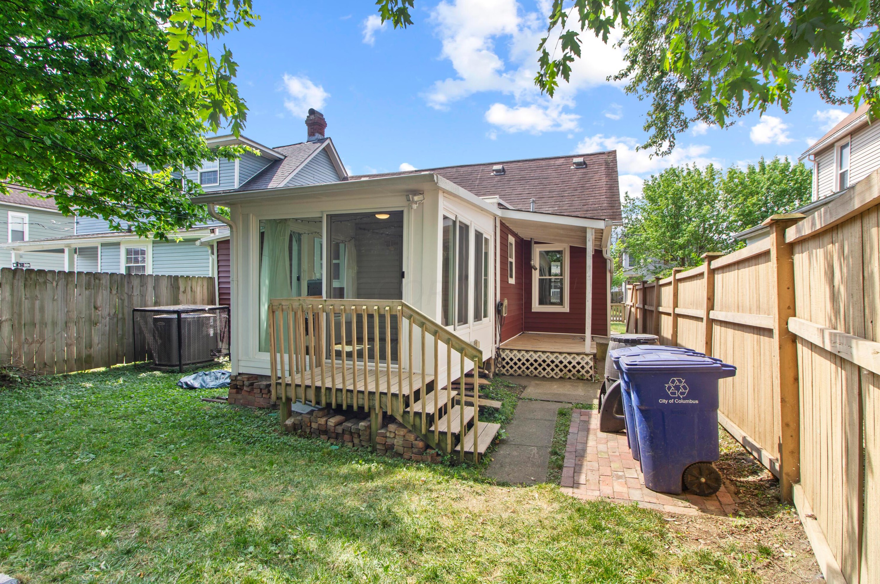 594 Reinhard Ave, Columbus OH 43206-2856 exterior