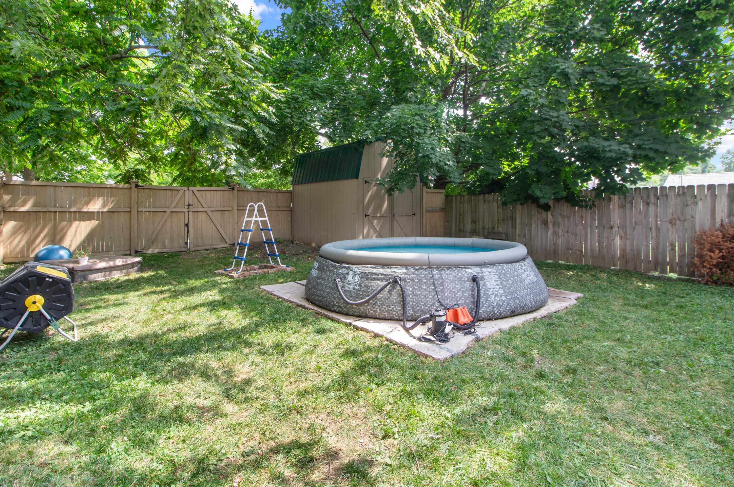 594 Reinhard Ave, Columbus OH 43206-2856 exterior