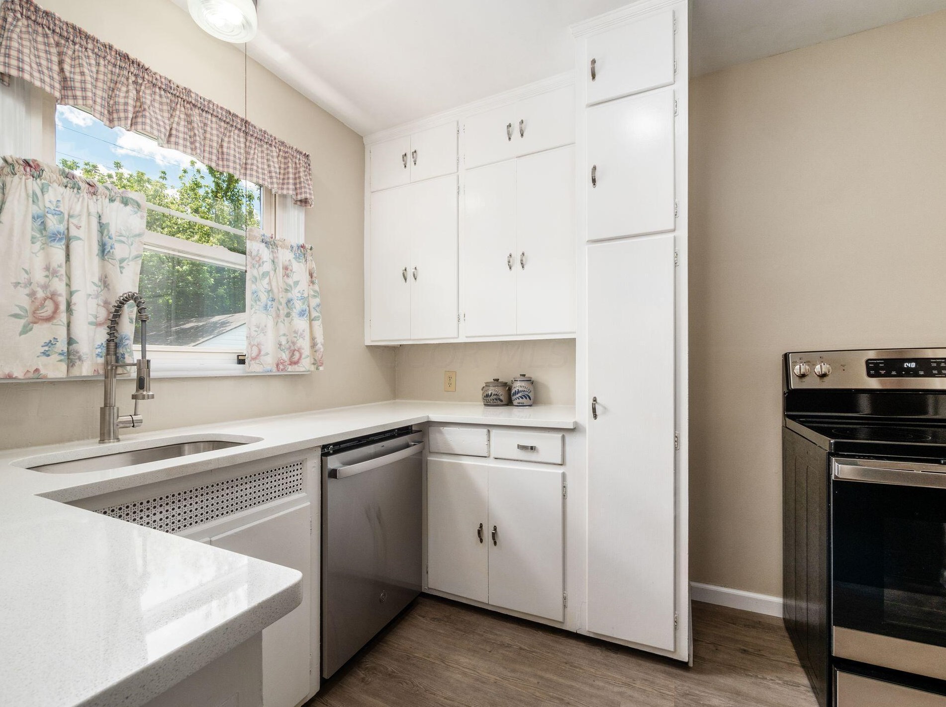 405 Richards Rd, Columbus OH 43214-3738 exterior