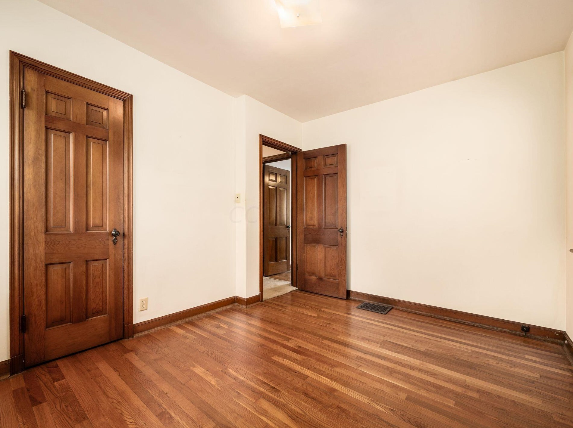 405 Richards Rd, Columbus OH 43214-3738 exterior