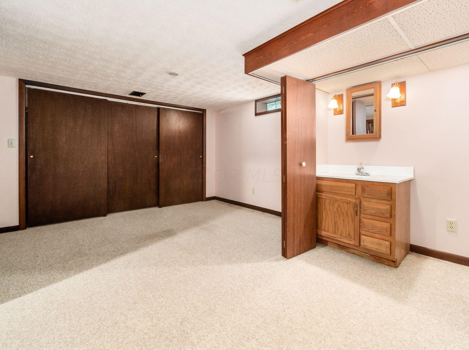 405 Richards Rd, Columbus OH 43214-3738 exterior