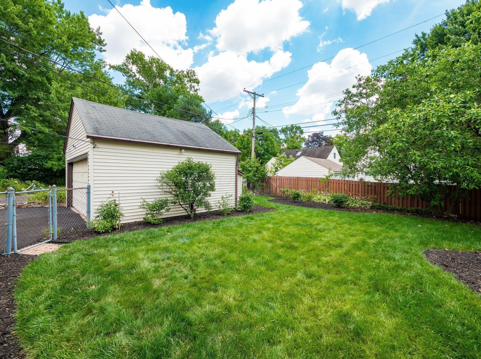 405 Richards Rd, Columbus OH 43214-3738 exterior