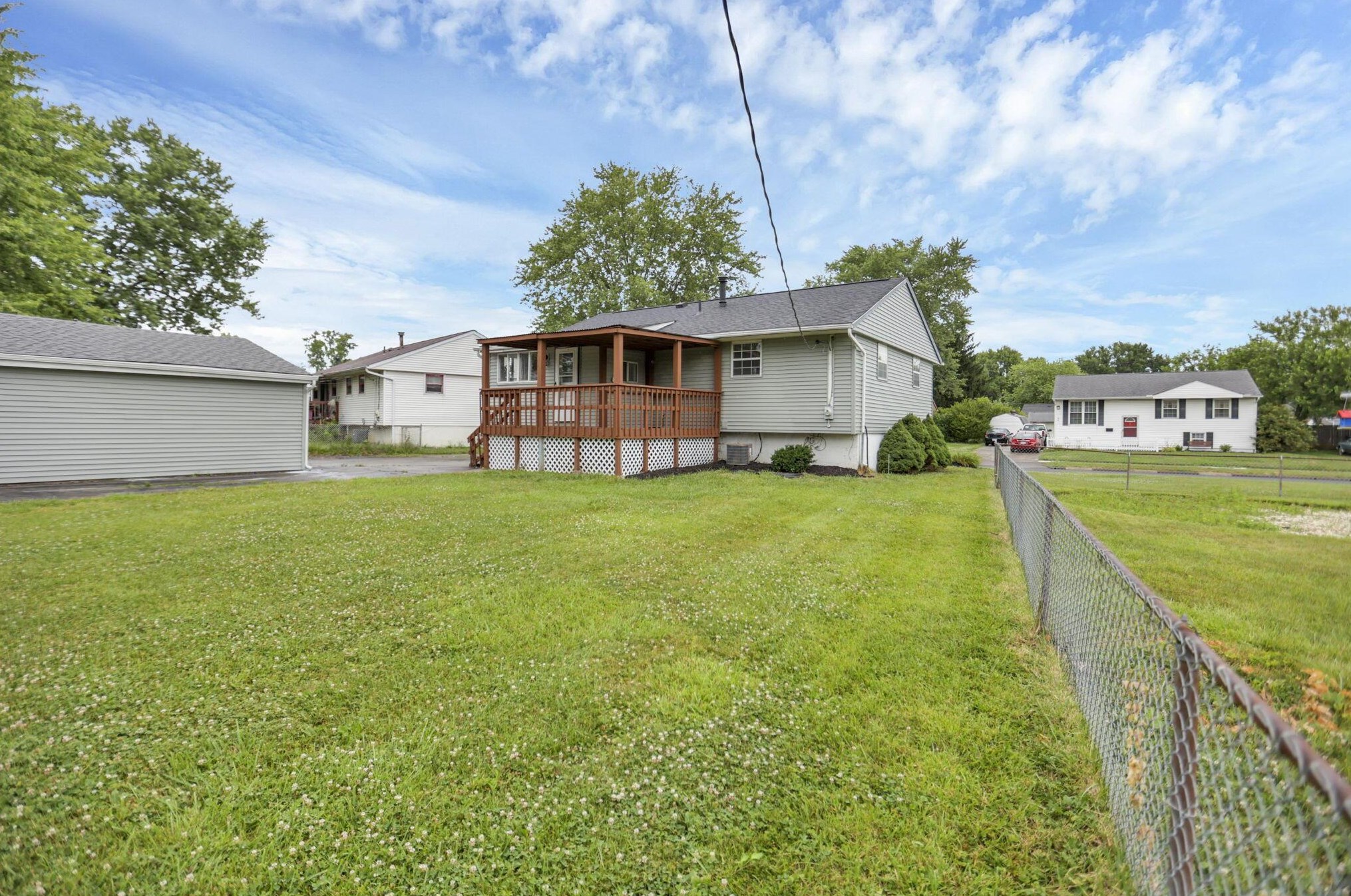 169 Lincolnshire Rd, Columbus OH 43230-2322 exterior