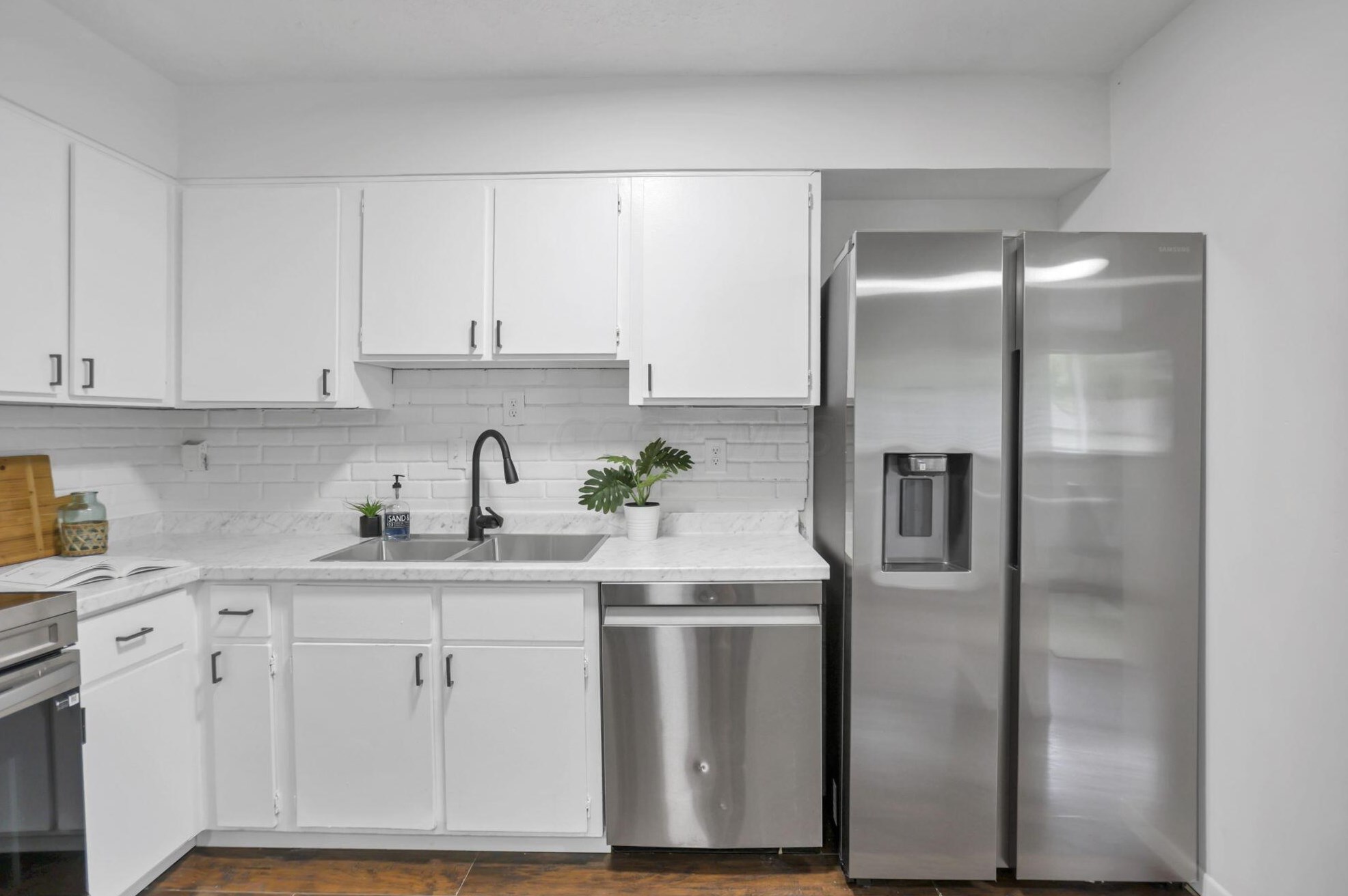 169 Lincolnshire Rd, Columbus OH 43230-2322 exterior