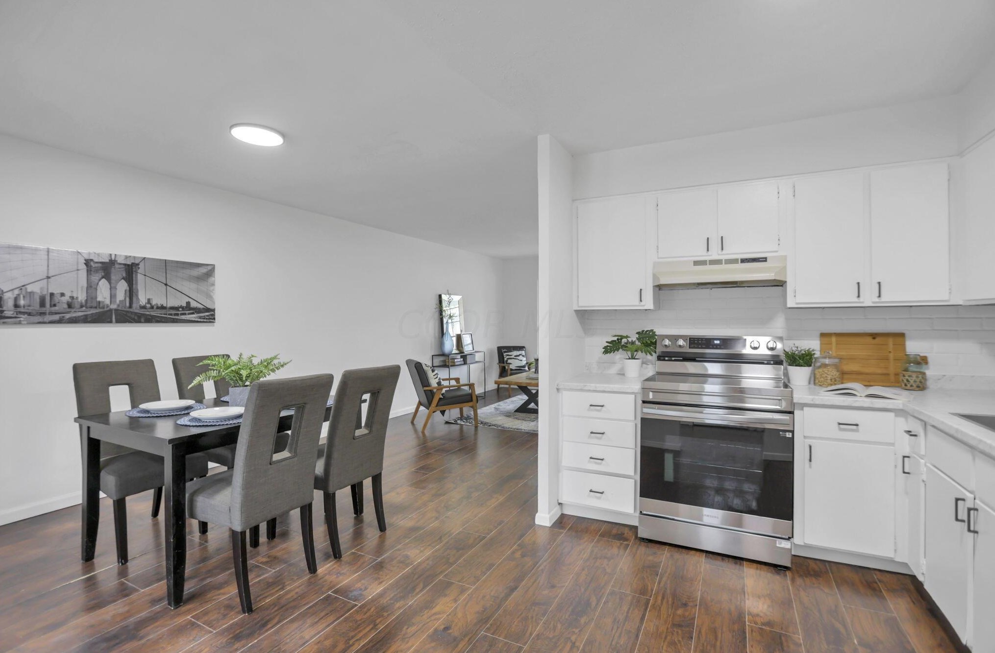 169 Lincolnshire Rd, Columbus OH 43230-2322 exterior