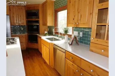 135 Broadmoor Hills Drive, Colorado Springs, CO 80906 - Photo 11