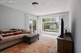 920 Central Ct, Pueblo, CO 81003 - Photo 5