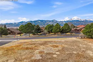 3810 Edgecliff Ct, Colorado Springs, CO 80904 - Photo 3