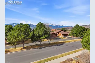 3810 Edgecliff Court, Colorado Springs, CO 80904 - Photo 5