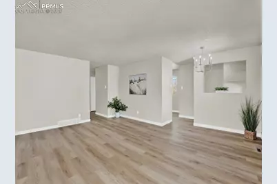 2518 Meadowlark Lane, Colorado Springs, CO 80909 - Photo 7