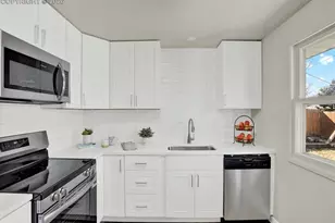 2518 Meadowlark Ln, Colorado Springs, CO 80909 - Photo 9