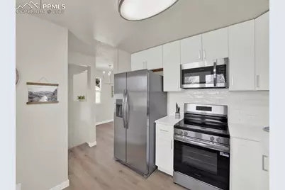 2518 Meadowlark Lane, Colorado Springs, CO 80909 - Photo 11