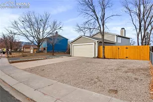3370 Foxridge Dr, Colorado Springs, CO 80916 - Photo 3
