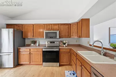 6095 Breeze Court, Colorado Springs, CO 80918 - Photo 13