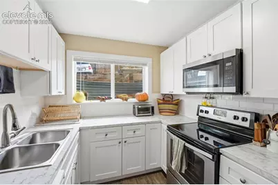 2427 W Platte Avenue, Colorado Springs, CO 80904 - Photo 33