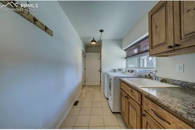 1905 Mesa Road, Colorado Springs, CO 80904 - Photo 35