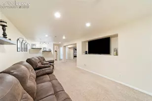 190 S Circle Dr, Pueblo, CO 81007 - Photo 29
