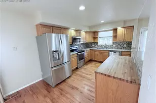 190 S Circle Dr, Pueblo, CO 81007 - Photo 9