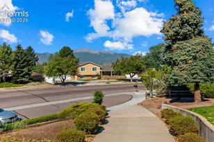 5715 Flintridge Dr, Colorado Springs, CO 80918 - Photo 7