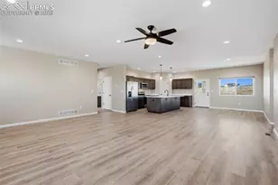 1619 N Calle Rosa Dr, Pueblo, CO 81007 - Photo 7