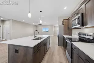 1619 N Calle Rosa Dr, Pueblo, CO 81007 - Photo 11