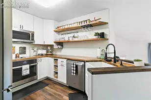 560 Autumn Crest Cir, Colorado Springs, CO 80919 - Photo 13