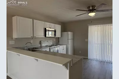 1110 Chiricahua Loop, Colorado Springs, CO 80915 - Photo 11