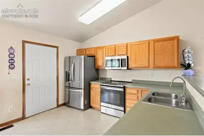 7296 Coral Ridge Drive, Colorado Springs, CO 80925 - Photo 9