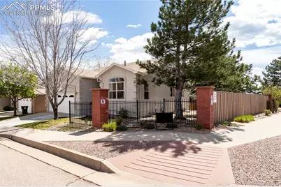 1676 Pinon Glen Circle, Colorado Springs, CO 80919 - Photo 3