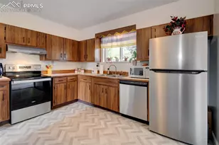 3618 Leeds Ln, Colorado Springs, CO 80907 - Photo 9