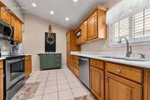 841 S Dogwood Dr, Pueblo, CO 81007 - Photo 7