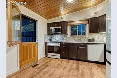 1321 W Abriendo Avenue, Pueblo, CO 81004 - Photo 17