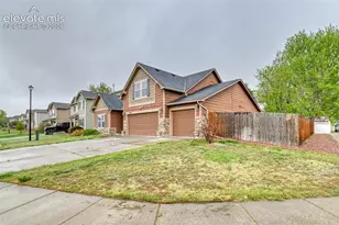 3895 Shining Star Dr, Colorado Springs, CO 80925 - Photo 3