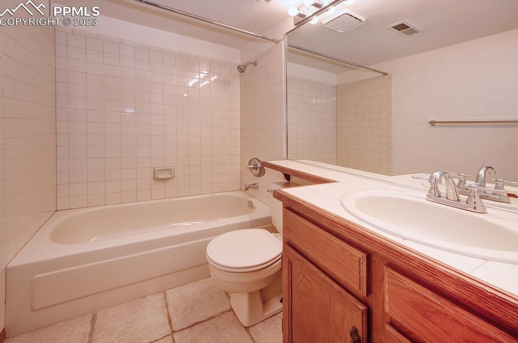 8515 Avens Cir, Colorado Springs CO 80920-5709 exterior