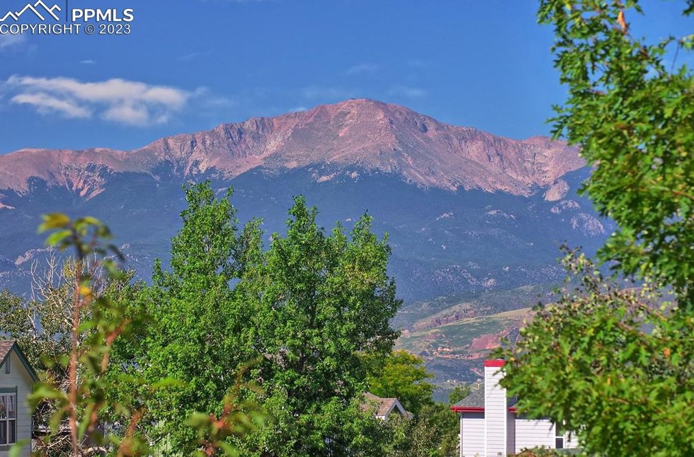 8515 Avens Cir, Colorado Springs CO 80920-5709 exterior