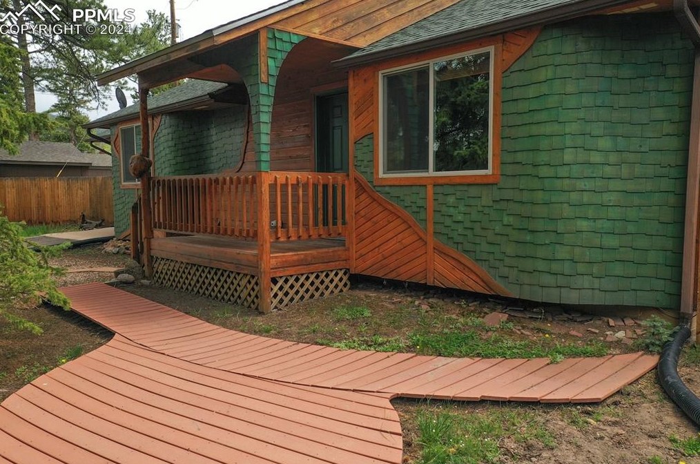 251 Gunnison Ave, Woodland Park CO 80863-1362 exterior