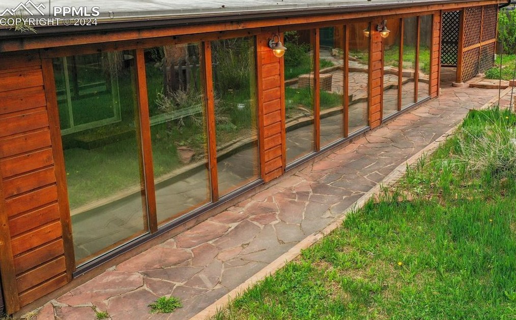 251 Gunnison Ave, Woodland Park CO 80863-1362 exterior