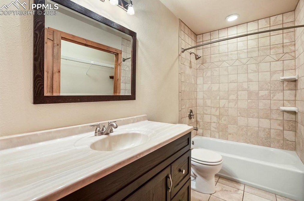 251 Gunnison Ave, Woodland Park CO 80863-1362 exterior