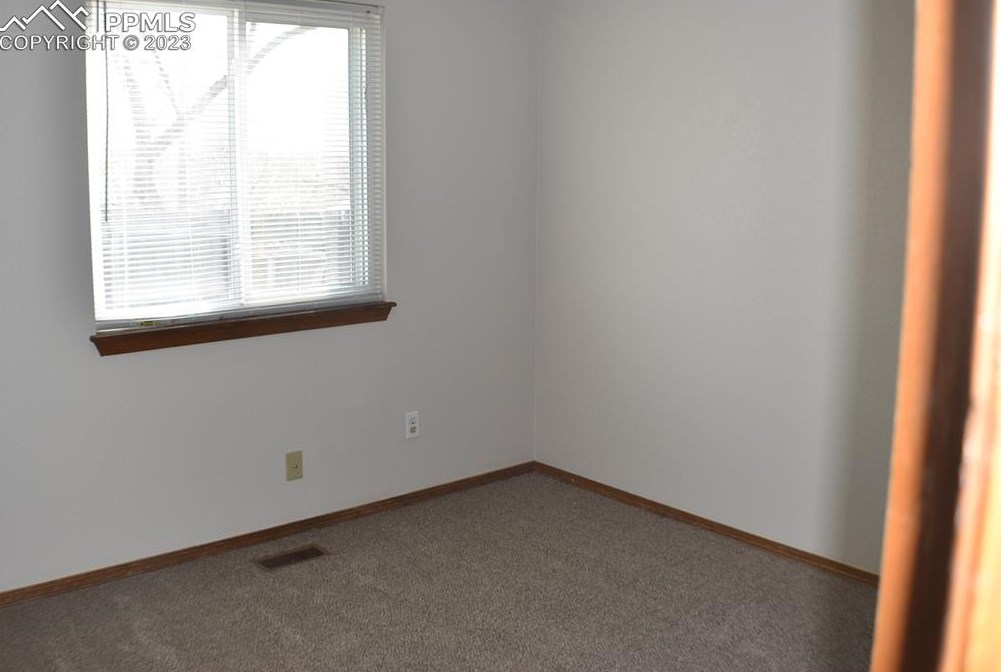 2107 Chestnut St, Colorado Springs CO 80907-6612 exterior