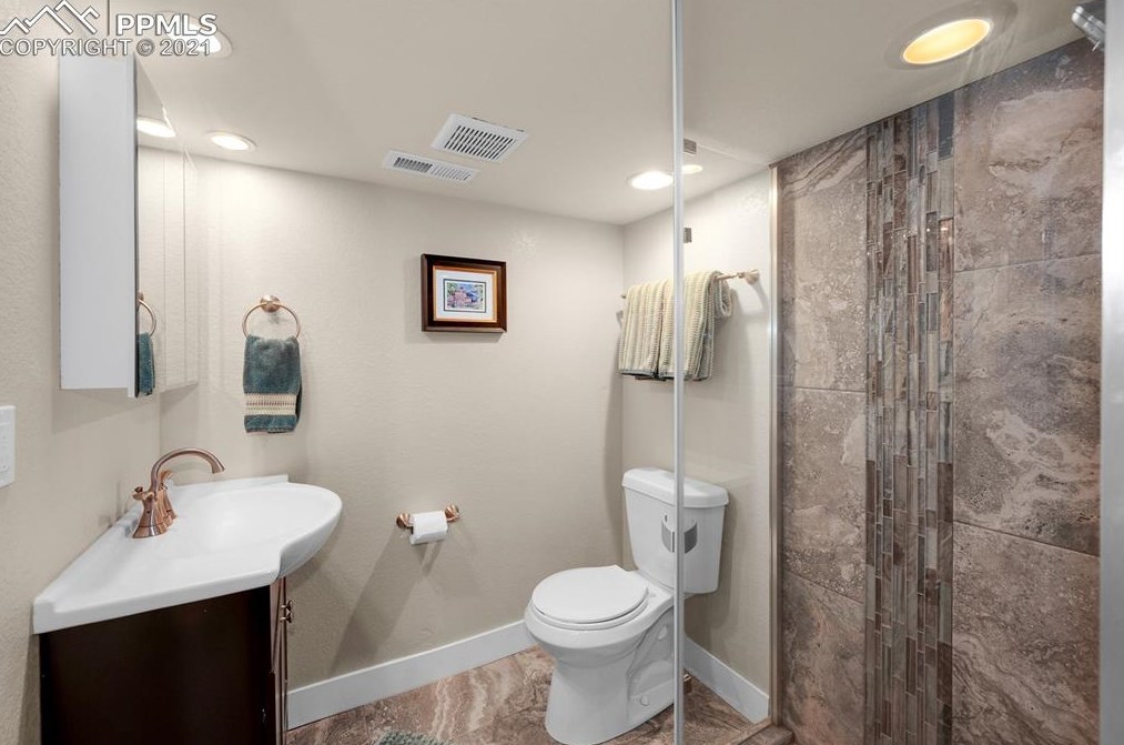 1514 Platte Ave, Colorado Springs CO 80909-6049 exterior