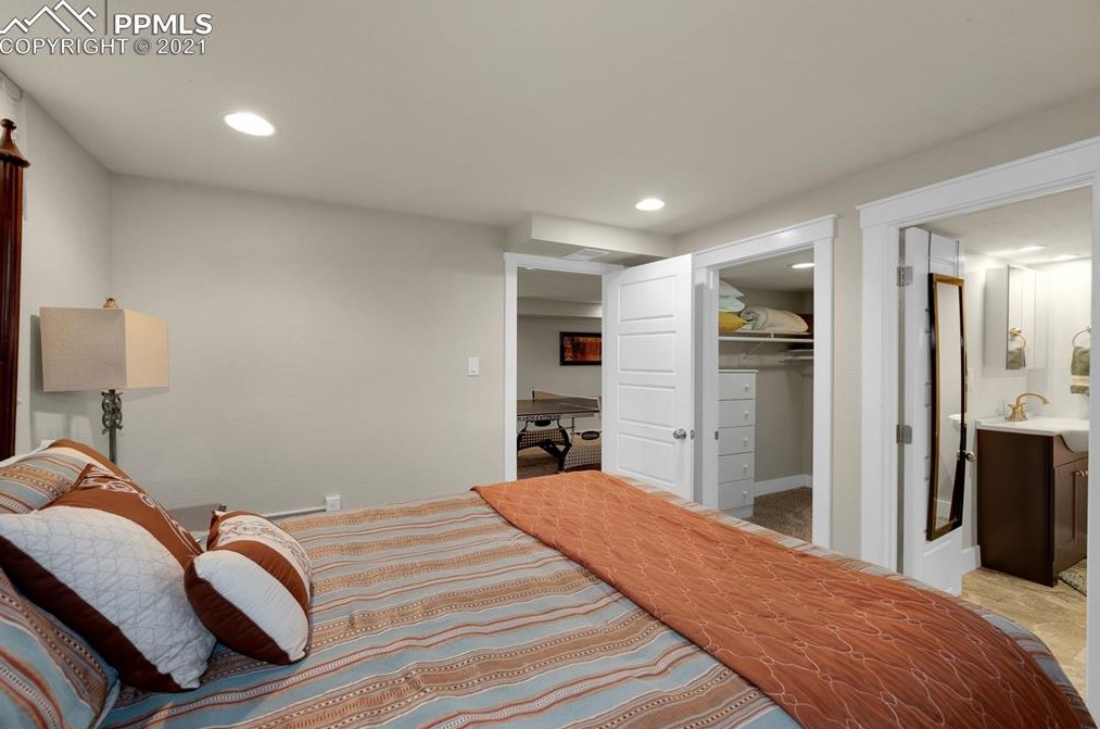 1514 Platte Ave, Colorado Springs CO 80909-6049 exterior