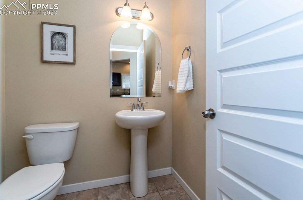 1234 Antrim Loop, Colorado Springs CO 80910 exterior