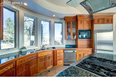 3620 Twisted Oak Circle, Colorado Springs, CO 80904 - Photo 13