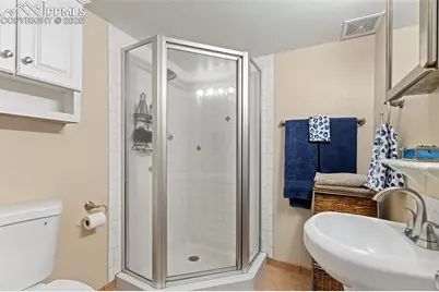 1633 Cheyenne Boulevard, Colorado Springs, CO 80906 - Photo 17