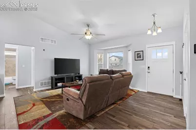 830 S Blakeland Drive, Pueblo, CO 81007 - Photo 9