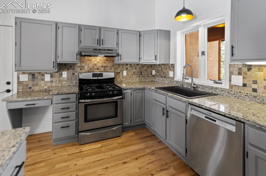 2720 Sunnywood Ave, Woodland Park CO 80863-9401 exterior