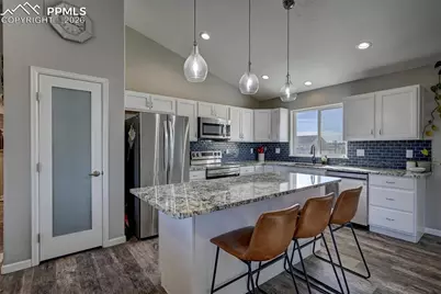 40 E Lyons Drive, Pueblo, CO 81007 - Photo 9