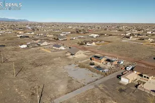 463 N Desert Cove Dr, Pueblo, CO 81007 - Photo 23