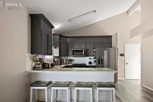 463 N Desert Cove Dr, Pueblo, CO 81007 - Photo 7